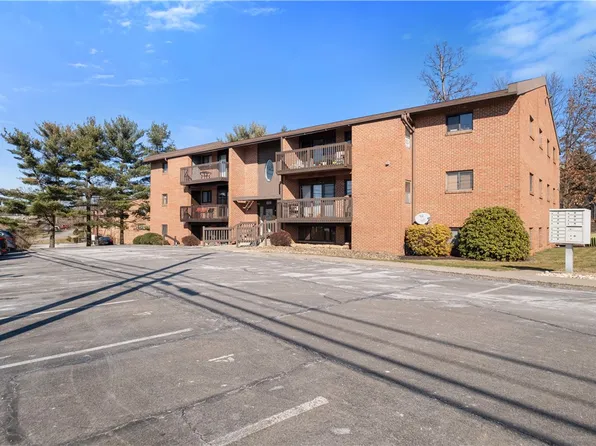 1203 Dutilh Rd APT 12, Cranberry Township, PA 16066