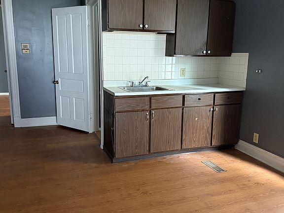 4th image of 90 Cottage St #11