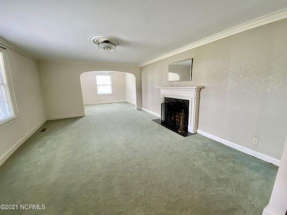 4th image of 3587 E Wilson St