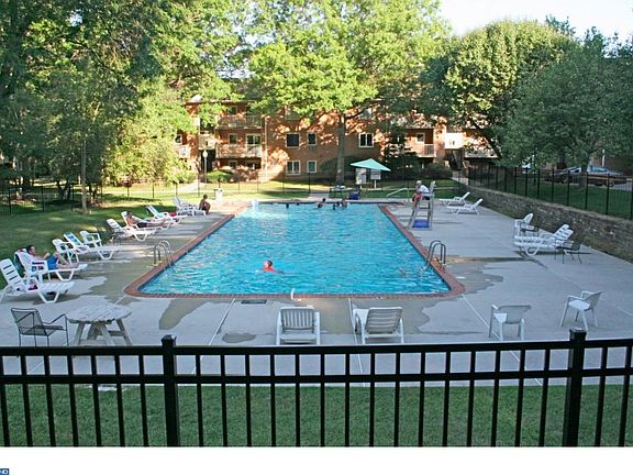 3rd image of 200 Campbell Cir