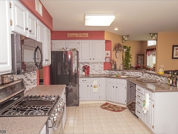 2nd image of 24 Tannery Hill Dr