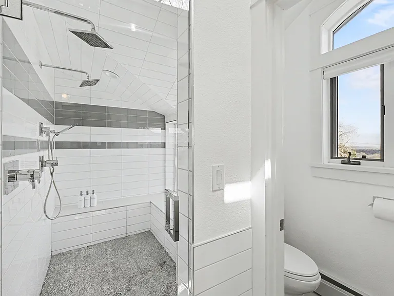 3021 3rd St — Photo 14
