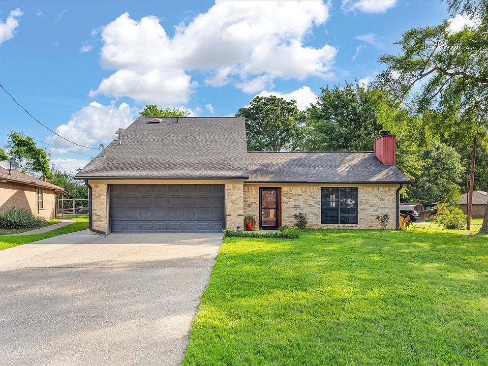 1st image of 302 Cindi Ct