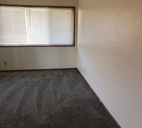 3rd image of 1023 W 38th St