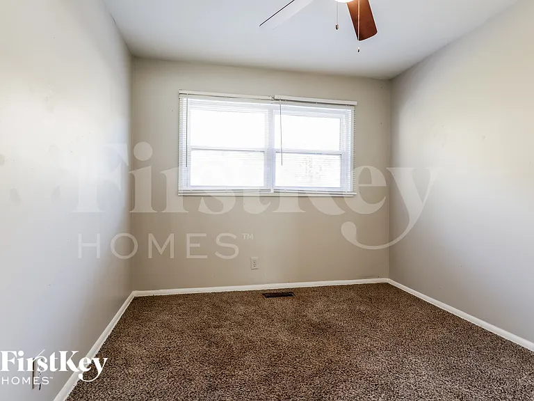 3085 Piper Dr — Photo 14