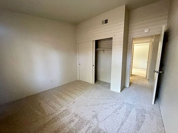 3rd image of 6001 Country Ln APT 121
