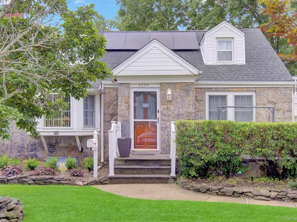 2488 1st Avenue, East Meadow, NY 11554