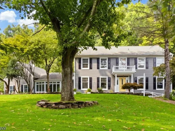 6 Fawn Ridge Rd, Clinton Twp., NJ 08833