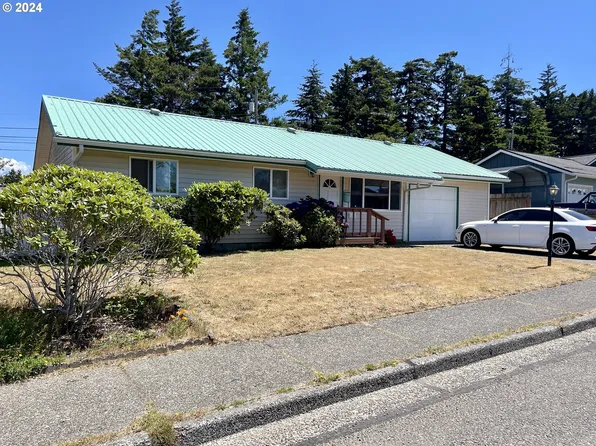 1821 Lincoln St, North Bend, OR 97459