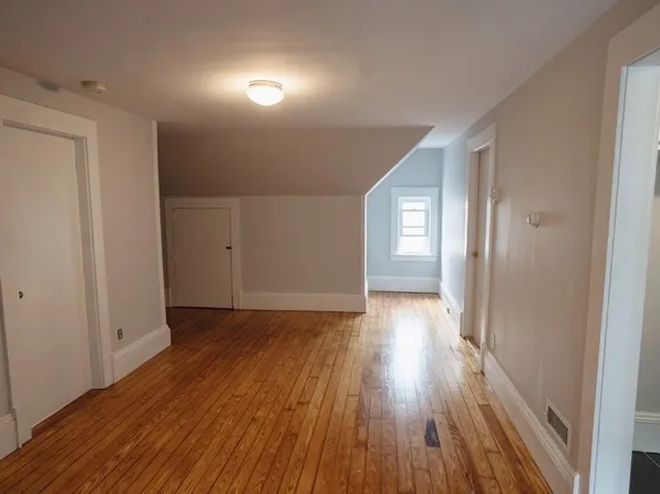 315 Lafayette St #3, Salem, MA 01970