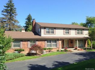 1200 Club Dr, Bloomfield Hills, MI 48302