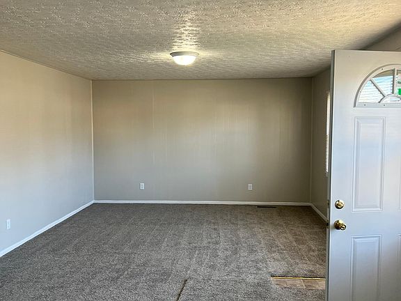 3rd image of 516 Wellington Blvd