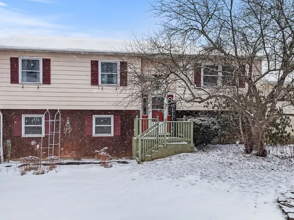 35 Howe Rd, Berkshire, NY 13736