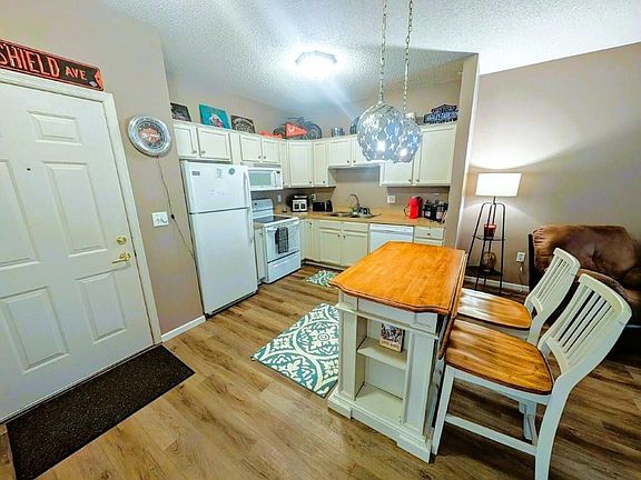 5th image of 2231 Penn Pl APT 316