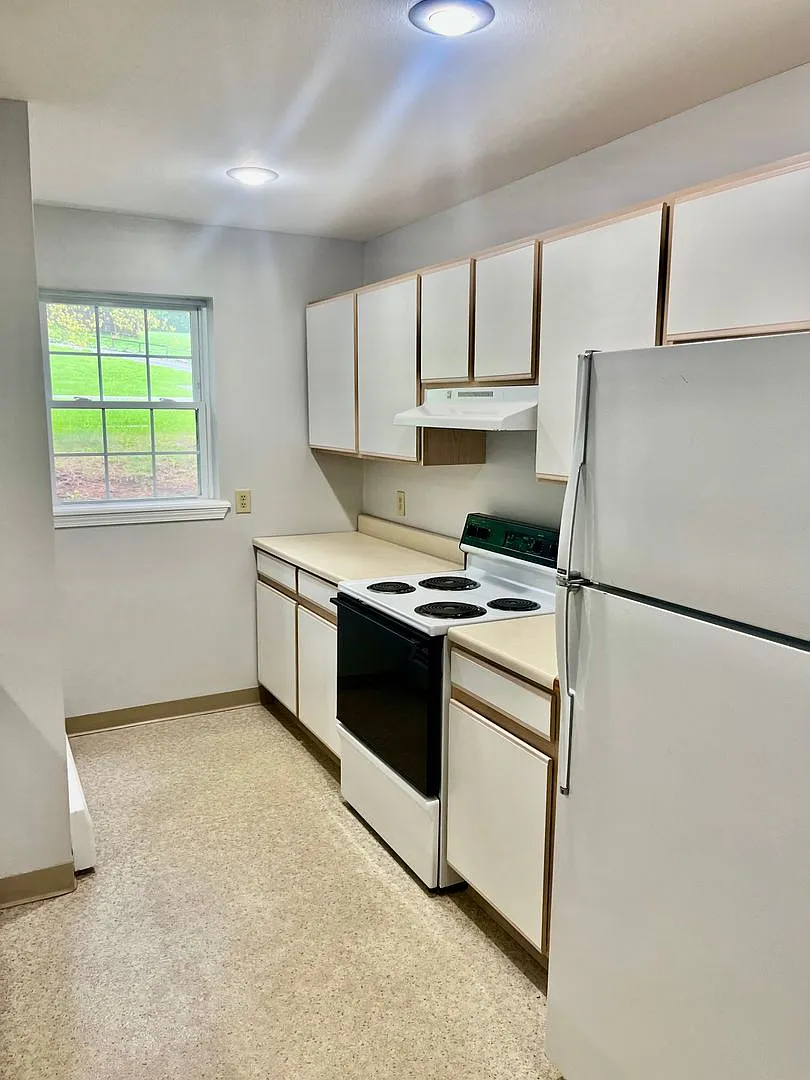 24 Town Square Properties LLC — Photo 2