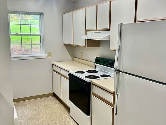 2nd image of 116 Oswego St APT 3