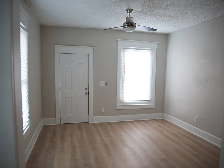 4052 Cornelius Ave — Photo 2