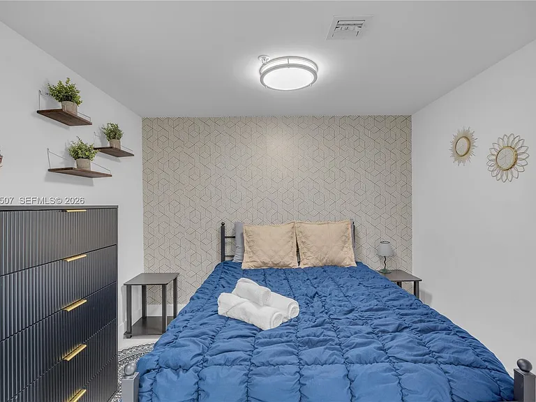 1850 Monroe St #401 — Photo 14