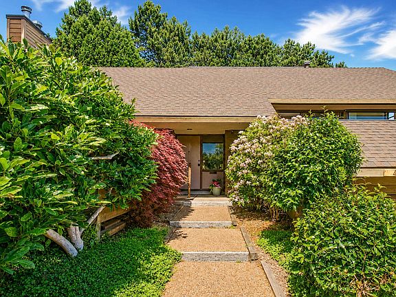 2nd image of 4271 Staulo Cres