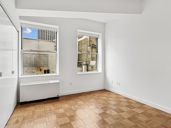 5th image of 20 Exchange Pl APT 2403