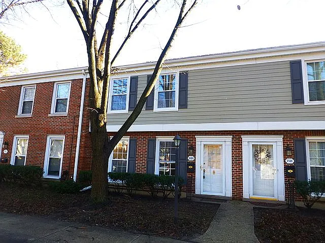 1520 Pebblecreek Dr photo 1