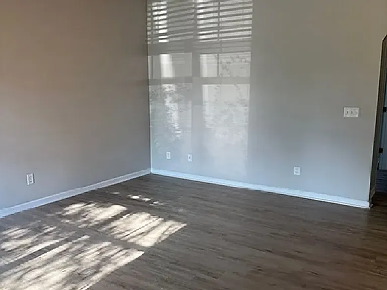 141 Danbury Ln — Photo 5