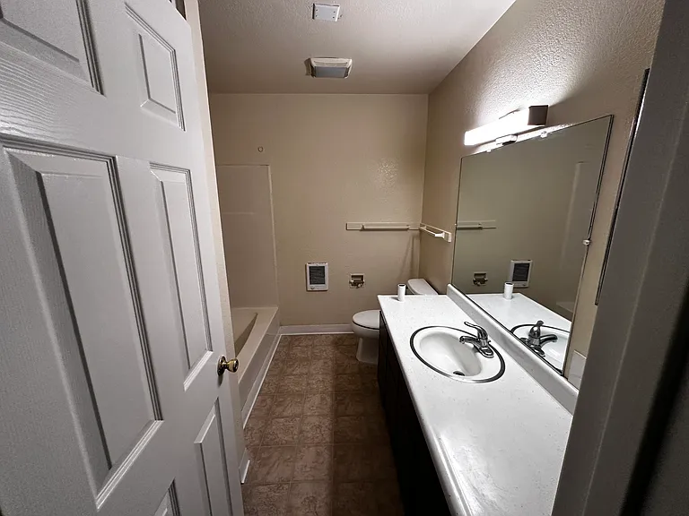 4300 Gray St — Photo 27