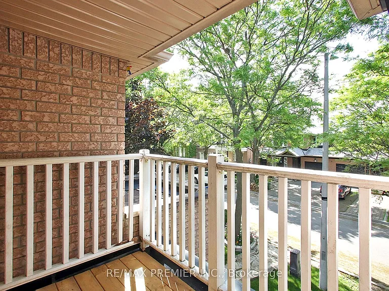 205 Equator Cres — Photo 16