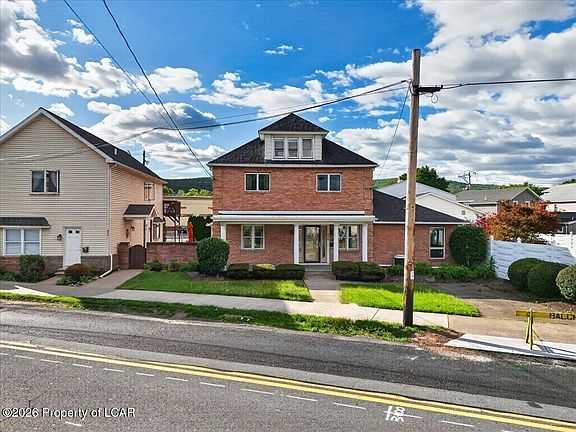 5th image of 930 Wyoming Ave