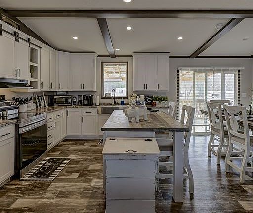 5th image of 75 Upland Dr