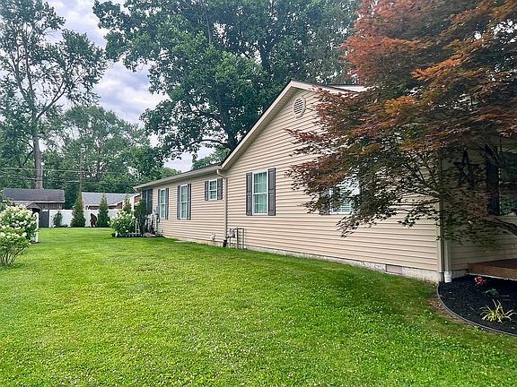 2nd image of 3325 Sycamore Dr