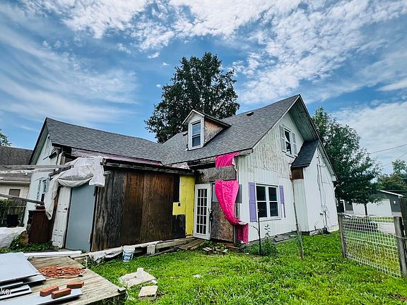 4th image of 721 7th St
