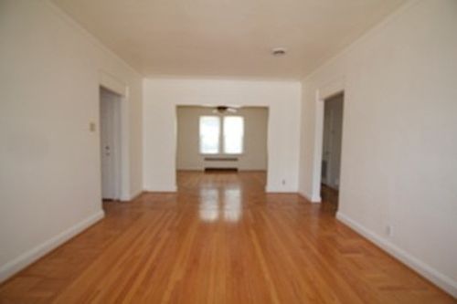 3rd image of 747 Westwood Dr Floor 2