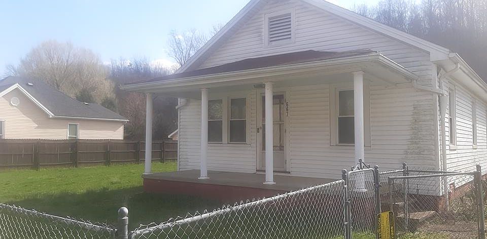 1st image of 667 Careys Ln