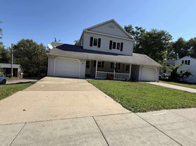 400 S Main St, Necedah, WI