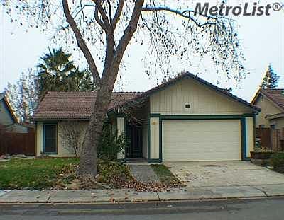 1st image of 415 W Deerwood Ln