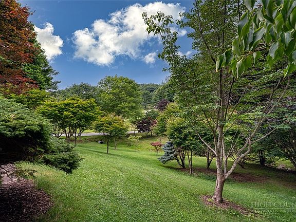 5th image of 135 Heritage Drive