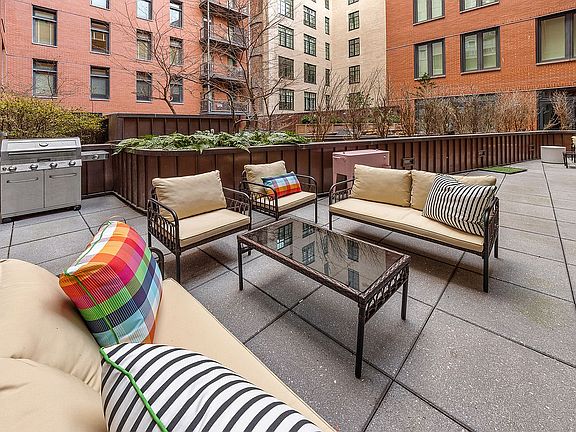 4th image of 92 Laight St Unit 2-J