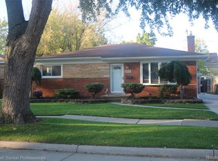 21205 Centennial St, Saint Clair Shores, MI 48081