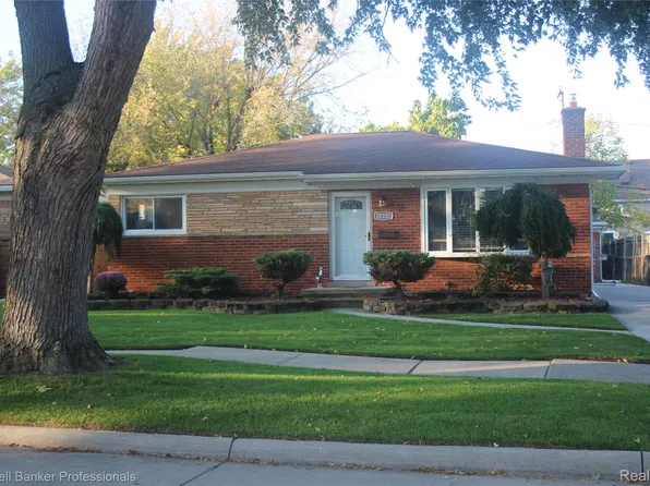 21205 Centennial St, Saint Clair Shores, MI 48081
