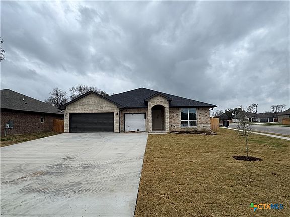 2nd image of 1301 Rylee Ln