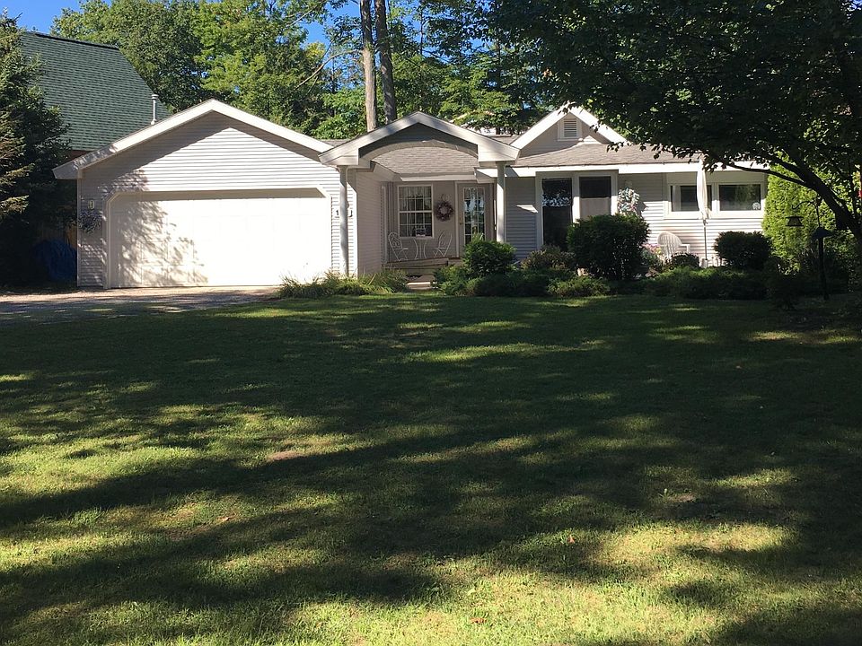 1st image of 141 Birchwood Ave