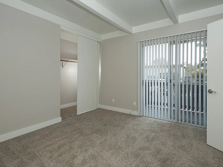 Monterey Townhouse — Photo 14