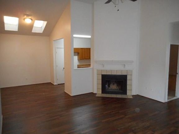 3rd image of 1107 Southpointe Dr