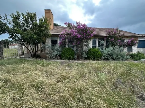 1125 Lakeshore Dr, Canyon Lake, TX 78133