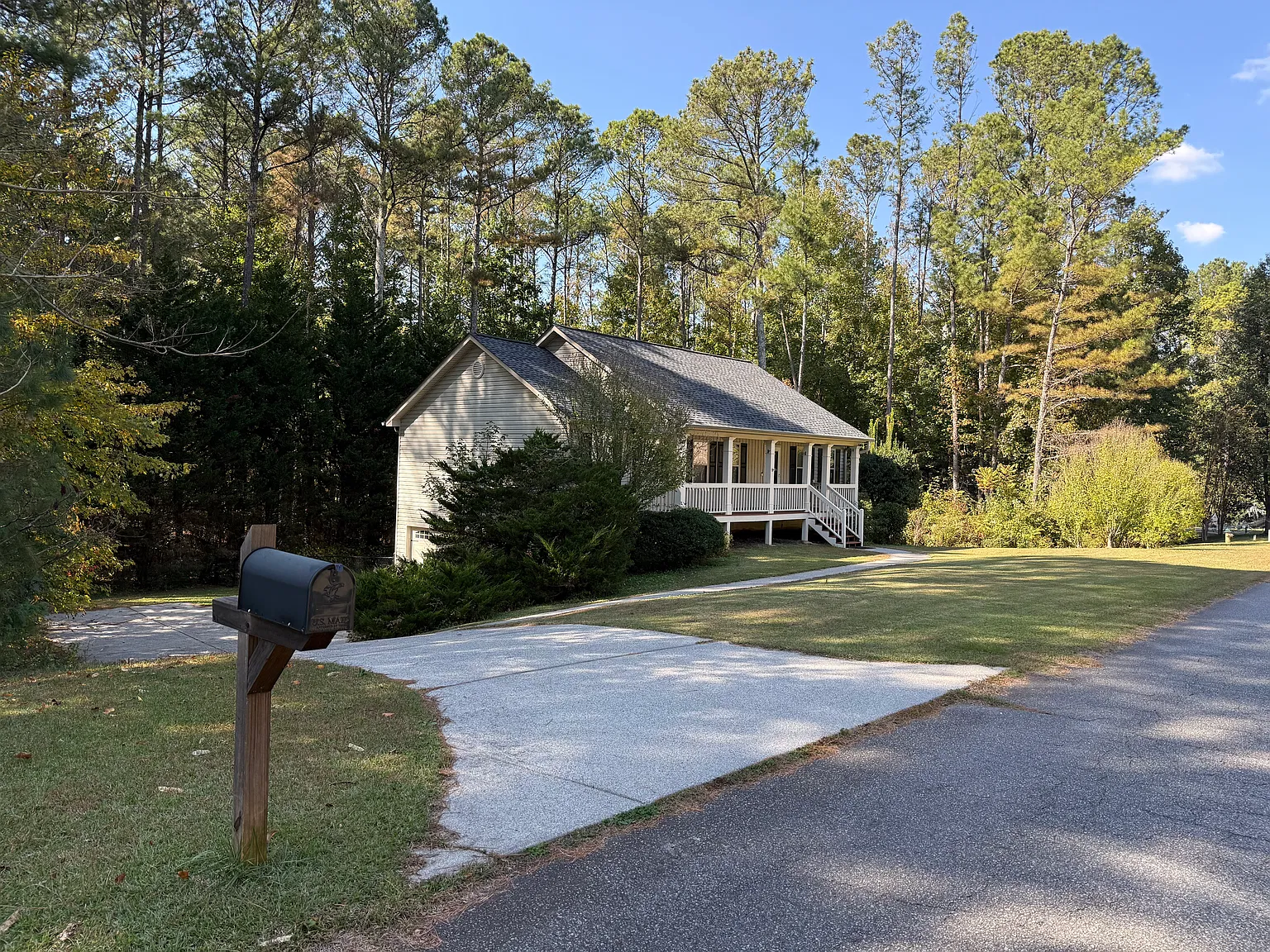 3 bed, $1,950 — Photo 2