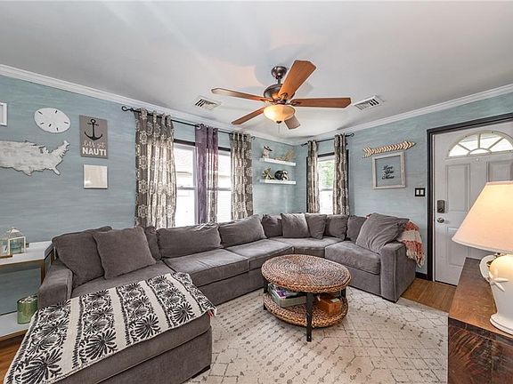 4th image of 575 Greenwood Ave