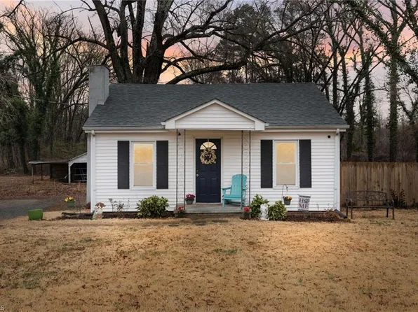 4015 Pleasant Garden Rd, Greensboro, NC 27406