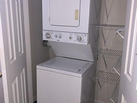 5th image of 11 W Elm Ave #1