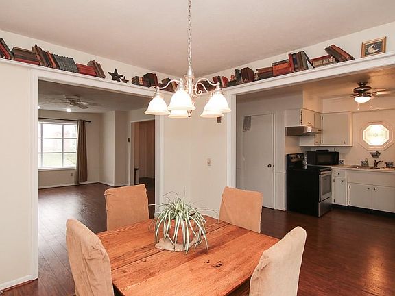4th image of 15 Meadowlawn Dr Unit 2